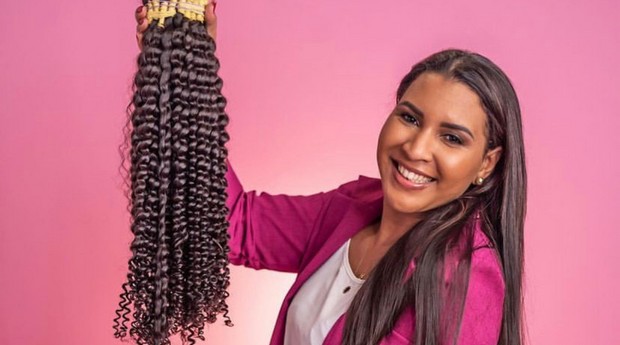 Gabriella Carvalho, empresária fundadora da rede de salões e lojas de cabelo humano para apliques, Gaby Hair (Foto: Divulgação/Gaby Hair)