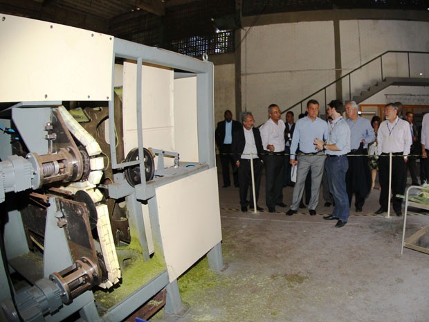 Governador participa de teste de equipamento para melhorar produção de sisal  (Foto: Manu Dias/GOVBA)
