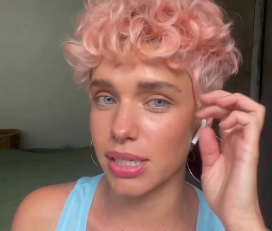 Bruna Linzmeyer rebate críticas sobre cabelo colorido
