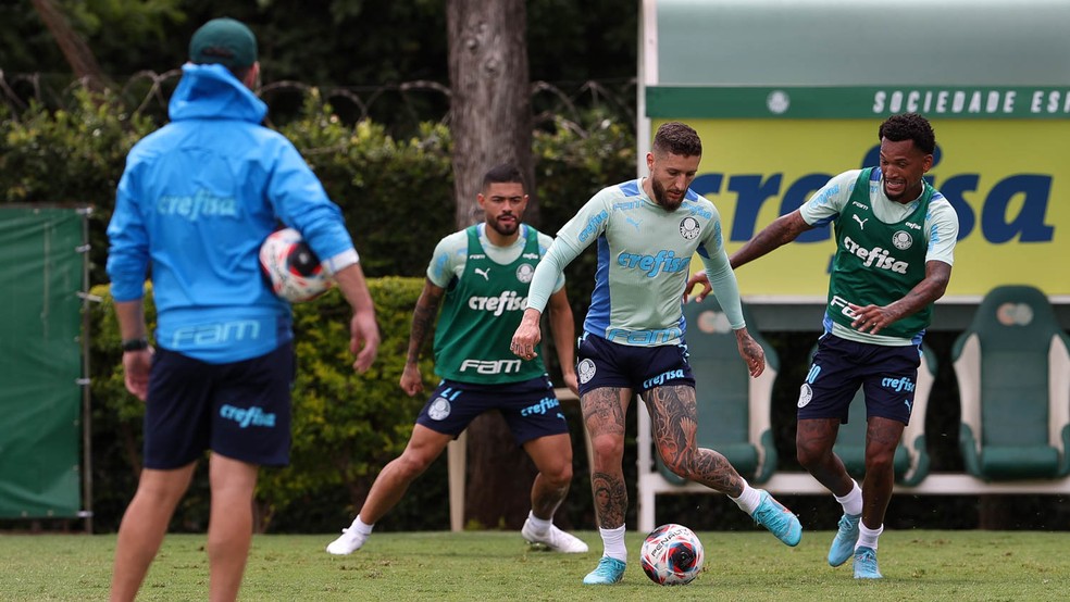 Zé Rafael, Jailson e Bruno Tabata durante treino do Palmeiras — Foto: Cesar Greco / Palmeiras