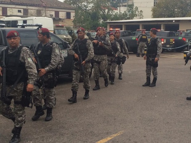 Força Nacional de Segurança chega a Porto Alegre (Foto: Jonas Campos/RBS TV)