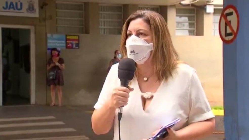 Santa Casa de Jaú improvisa corredor para atender pacientes com Covid no pronto-socorro — Foto: TV TEM/Reprodução