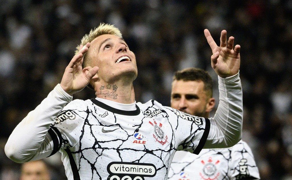 Corinthians encerra rodada como líder pela primeira vez desde 2018