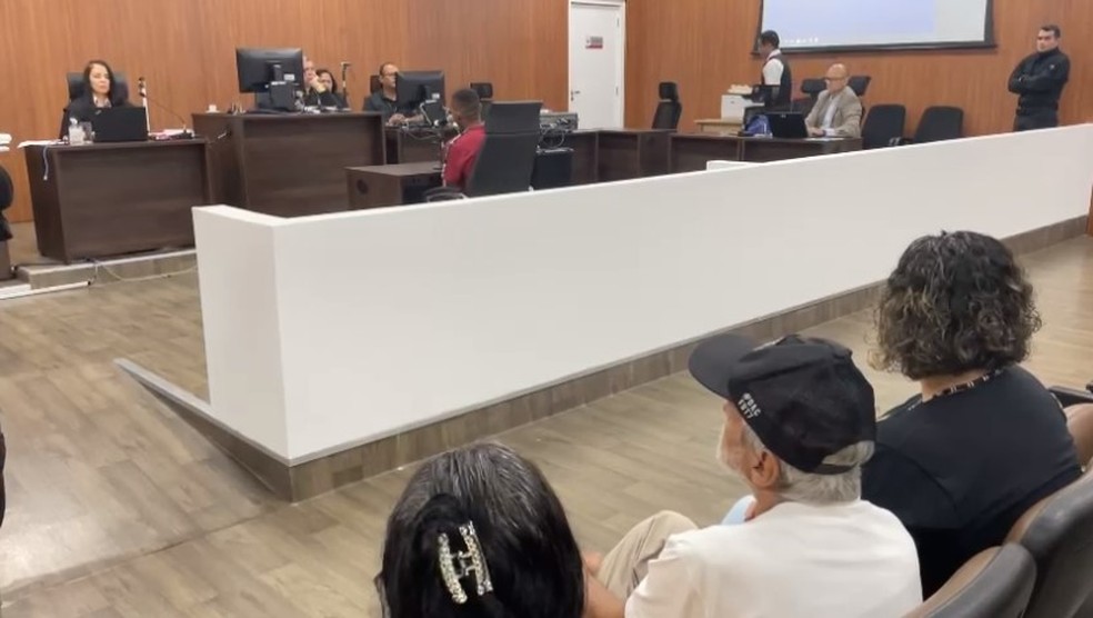 Acusado de matar esposa adolescente é ouvido no Tribunal do Júri em Porto Velho — Foto: Jhennifer Núbia/Rede Amazônica