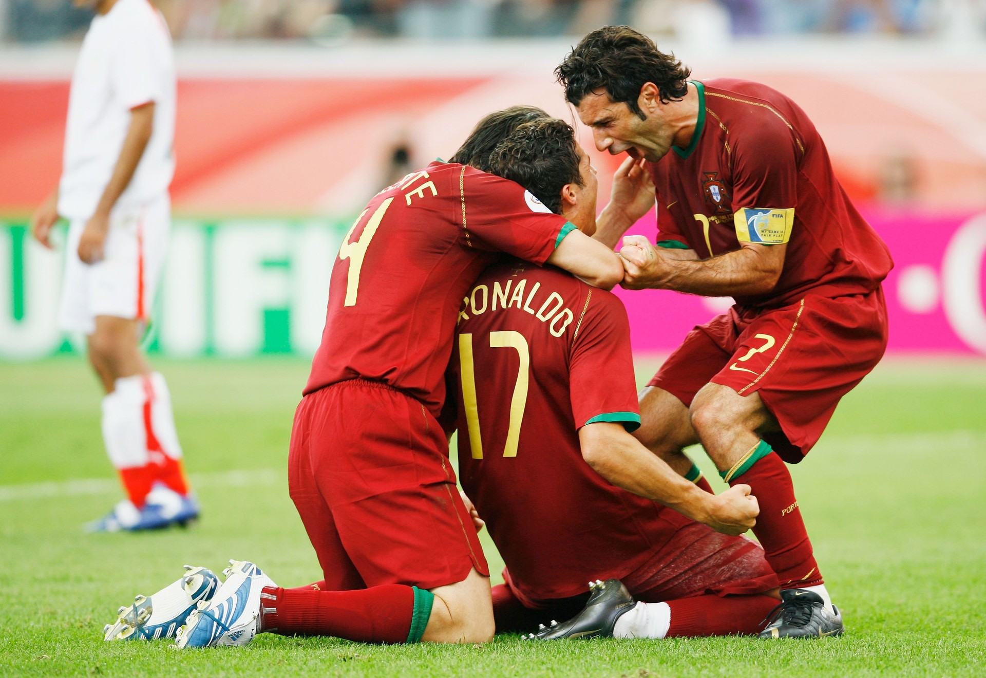 Figo e Cristiano Ronaldo foram comandados por Felipão na seleção portuguesa (Foto: Getty Images)