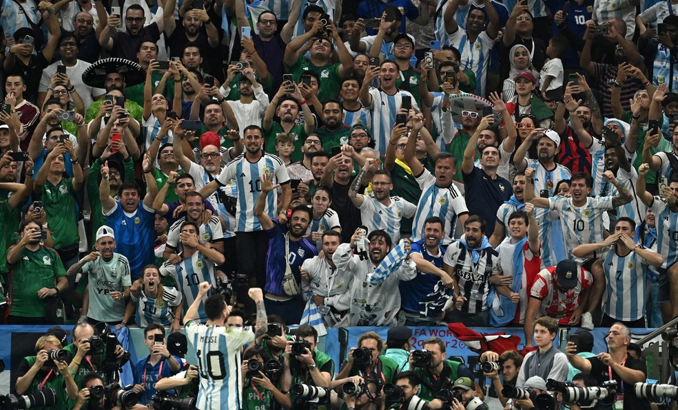 Lionel Messi comemora a vitória sobre o México — Foto: REUTERS/Dylan Martinez