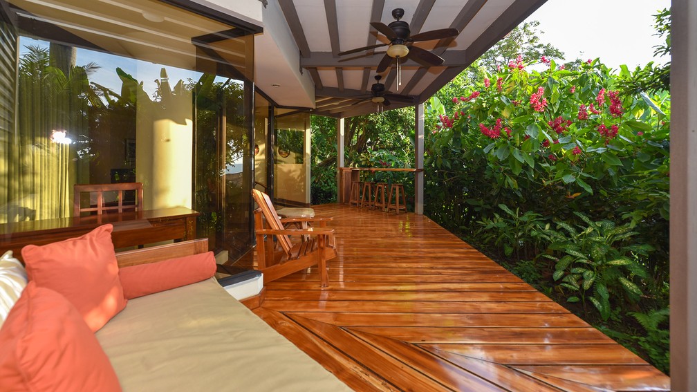 Interior do Tulemar Bungalows & Villas, no Parque Nacional Manuel Antonio (Costa Rica). — Foto: Reprodução