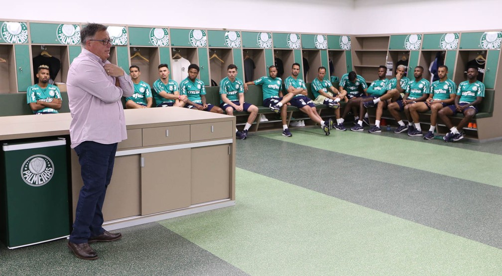 Contratações, saídas e negociações: Anderson Barros abre o jogo sobre situação do Palmeiras no mercado