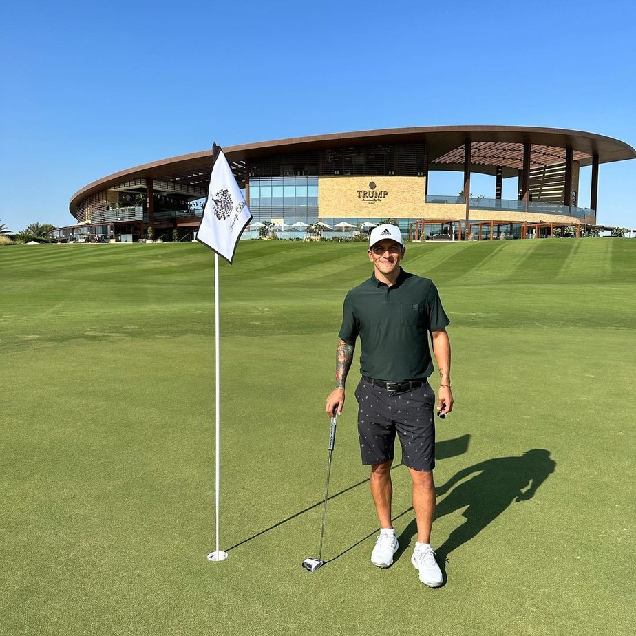 No fim do ano passado, Cano aproveitou as férias para jogar golfe em uma viagem a Dubai