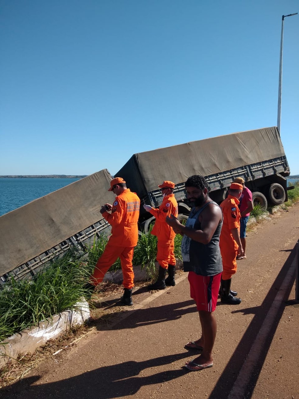 Bombeiros atenderam a ocorrência — Foto: Corpo de Bombeiros/ Divulgação