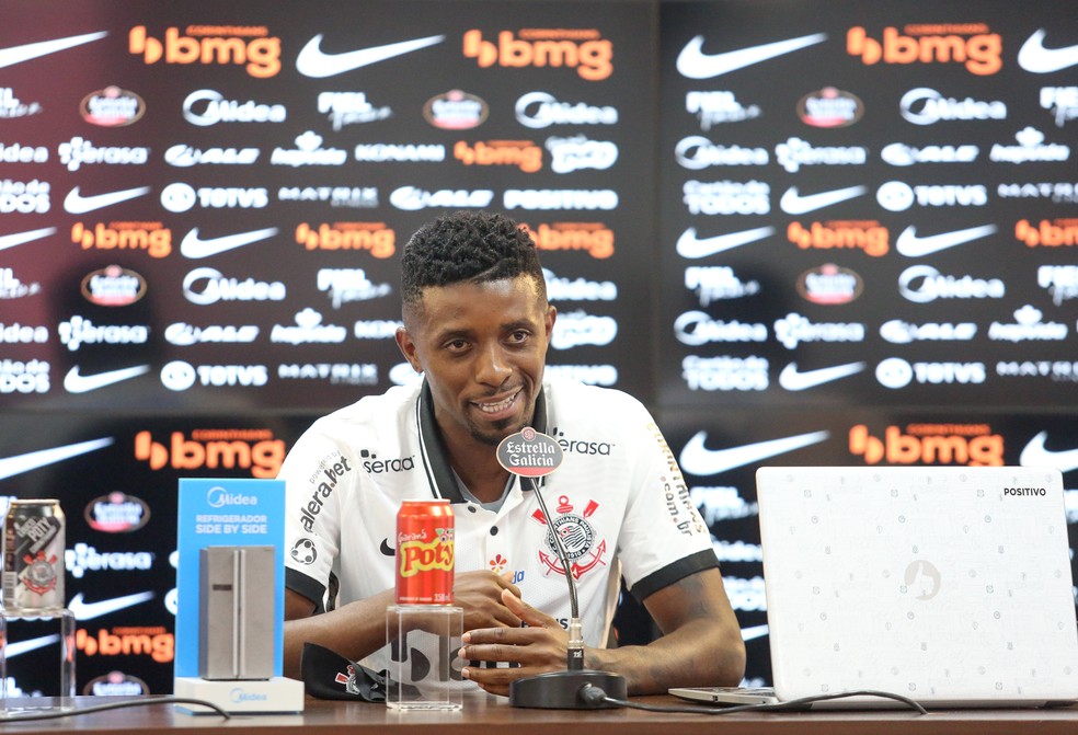 Jonathan Cafú diz que abriu mão de dinheiro pelo Corinthians