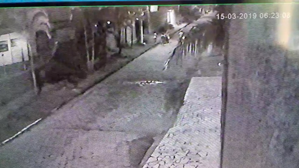 Imagens de câmeras de segurança mostram confusão após tiros — Foto: Divulgação/Polícia Civil