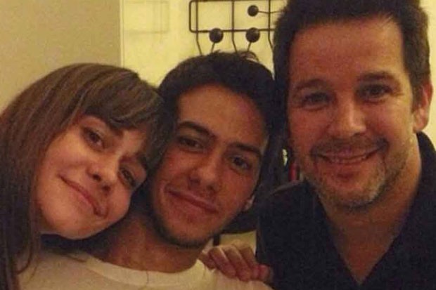 Antonio entre os pais, Alessandra Negrini e Murilo Benício (Foto: Reprodução/Instagram)