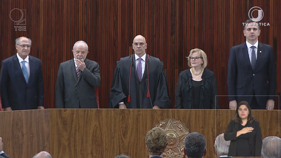 Lula e Alckmin diplomados — Foto: Reprodução/TV Justiça