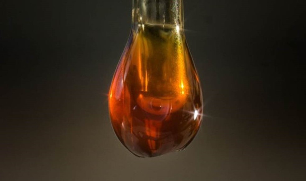 As moléculas foram encontradas em óleo extraído de rochas profundas (Foto: Stuart Hay/ANU)