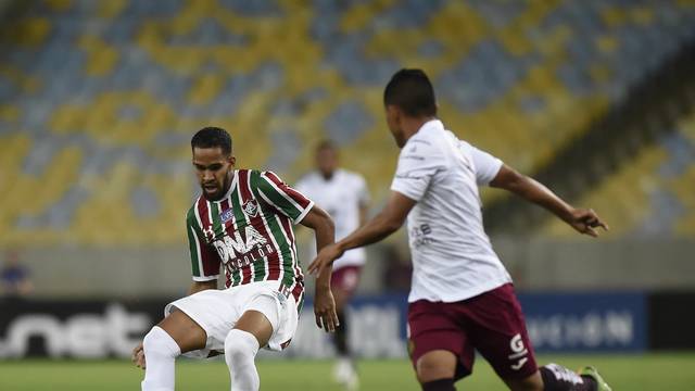 Everaldo jogou muito bem contra o Cuenca