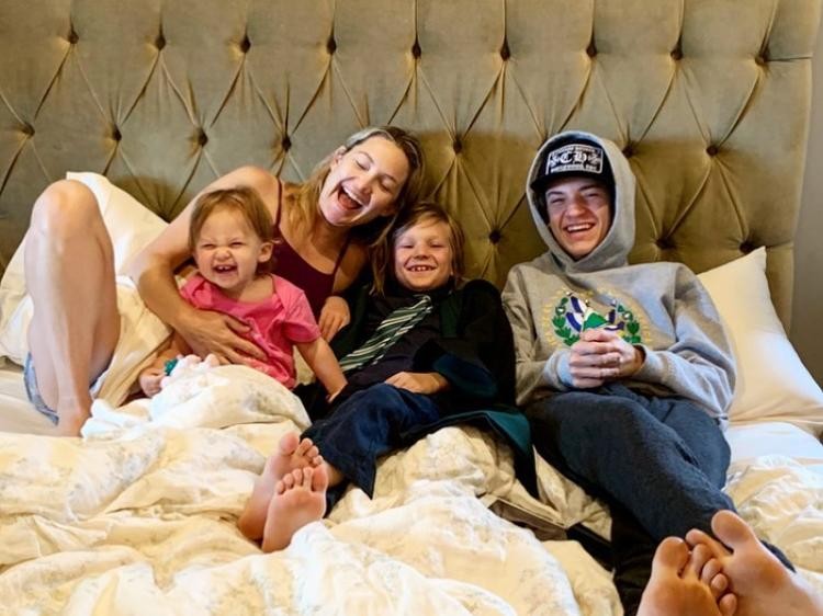 Kate e os três filhos (Foto: Reprodução Instagram)