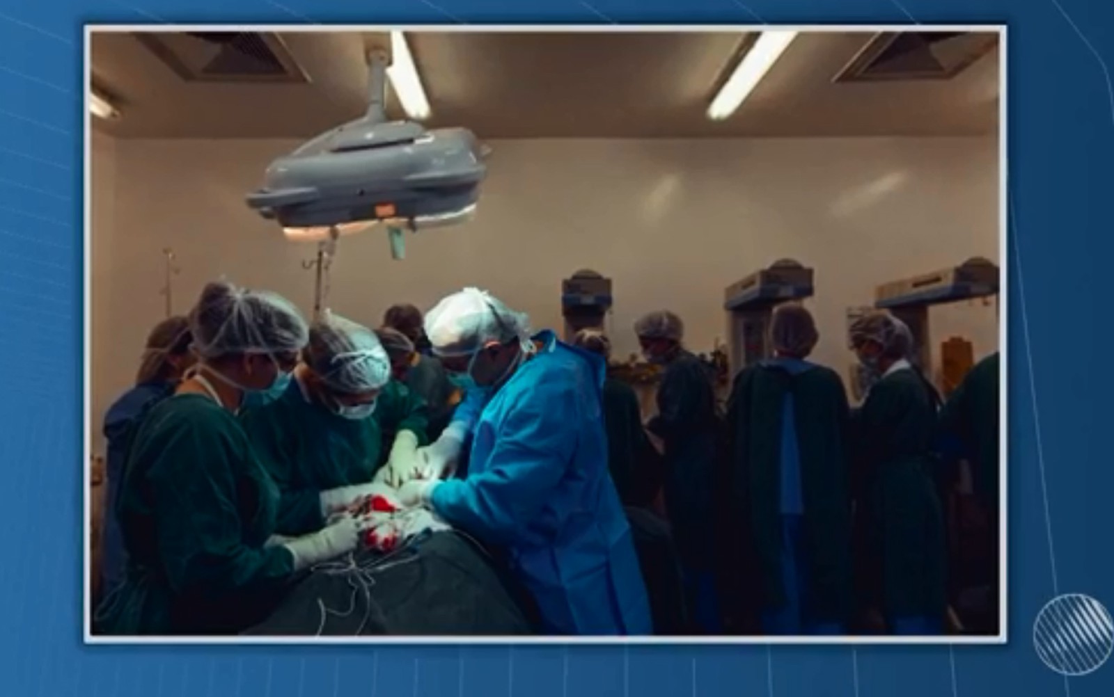 Mãe dá à luz quadrigêmeos 