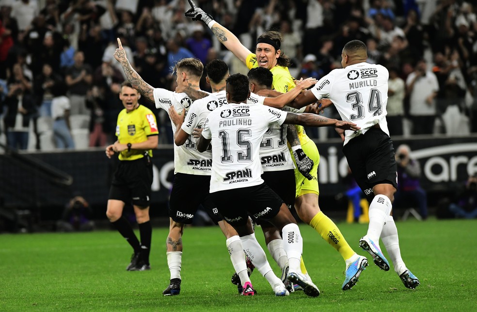 Cássio se torna o maior pegador de pênaltis da história do Corinthians após  defesa contra o Remo, corinthians