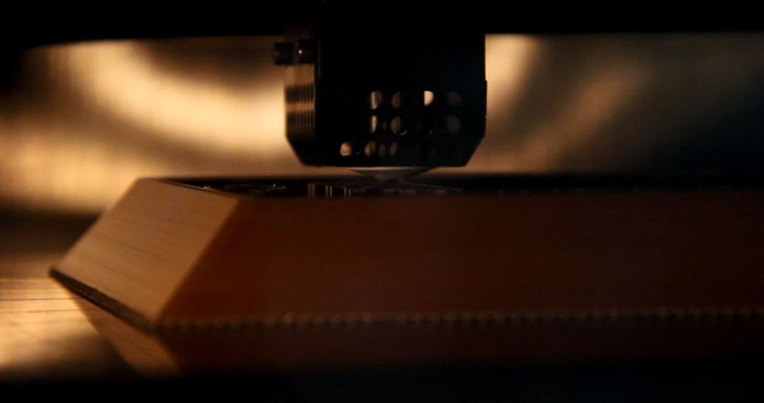 Imagem detalha o processo de impressão do Pyro por uma Fortus 900mc (Foto: Divulgação/Fathom)