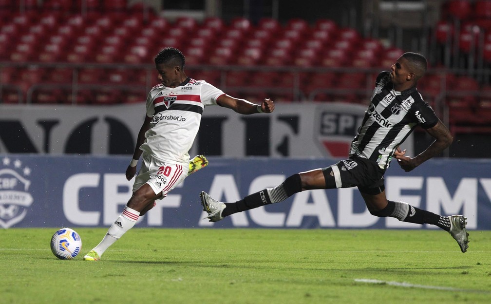 Orejuela foi titular nos quatro jogos de Rogério Ceni no São Paulo — Foto: Rubens Chiri/São Paulo FC