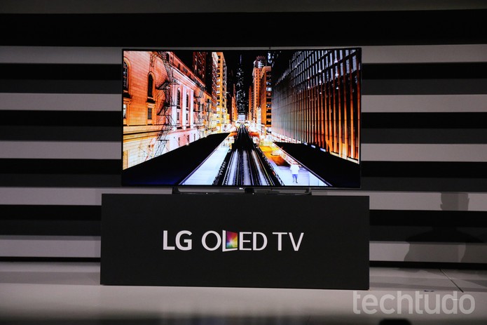 LG mostra sua nova TV OLED na CES 2015 (Foto: Fabrício Vitorino/TechTudo)