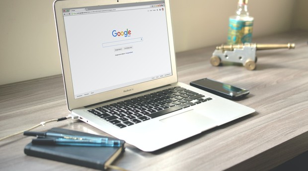 Google; computador; home office (Foto: Pexels)