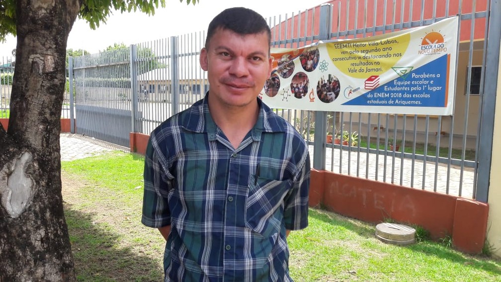 ENEM 2019 - DOMINGO (10) – Ariquemes (RO) – Leandro Calixto, 28 anos. Ele tem o sonho de ser médico porque aos 8 anos descobriu um câncer no testículo e hoje deseja ajudar na profssão. Ele faz o Enem pela primeira vez em Ariquemes. — Foto: Rinaldo Moreira/G1