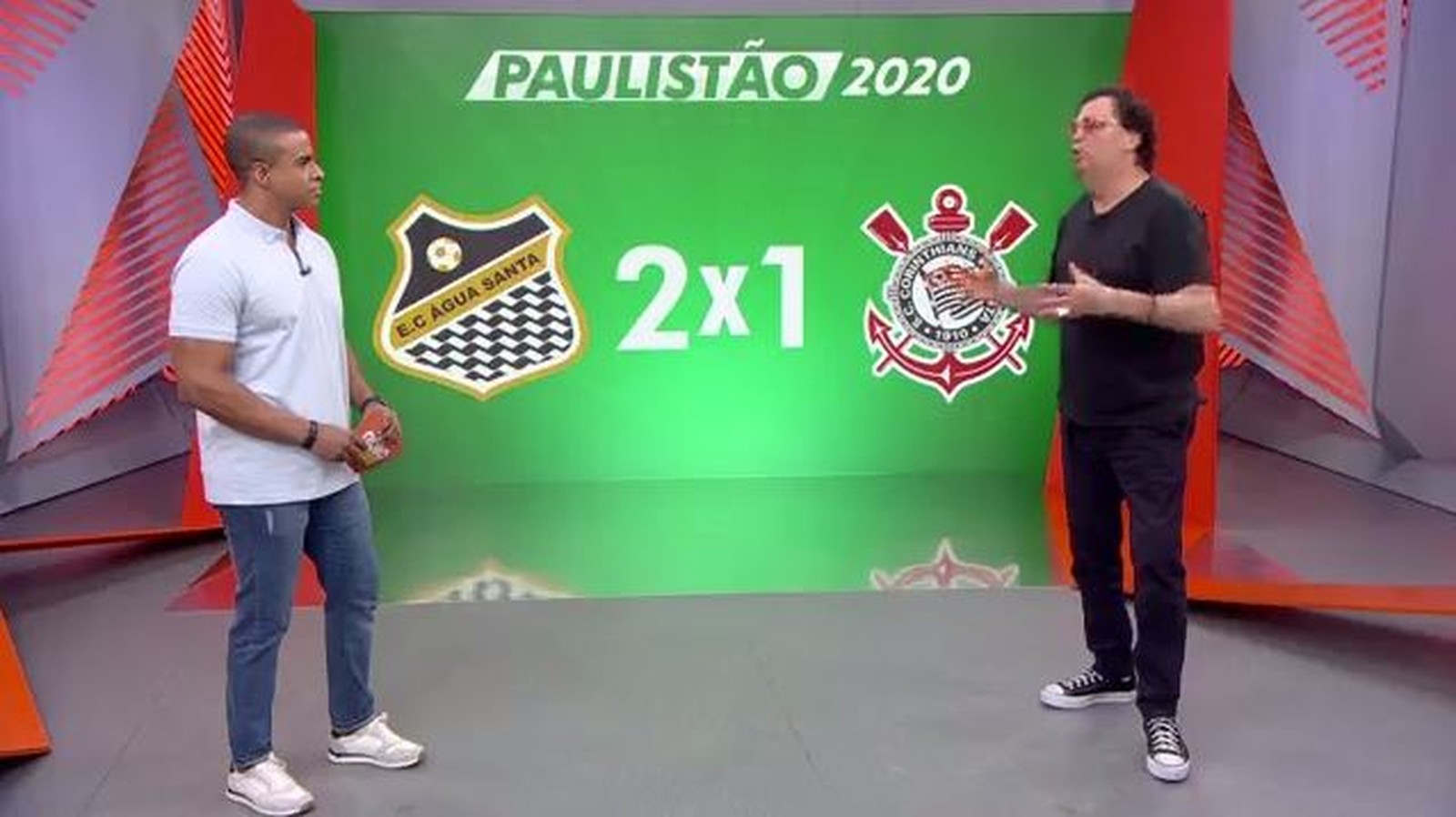 Casagrande defende permanência de Tiago Nunes, mas ressalta: 