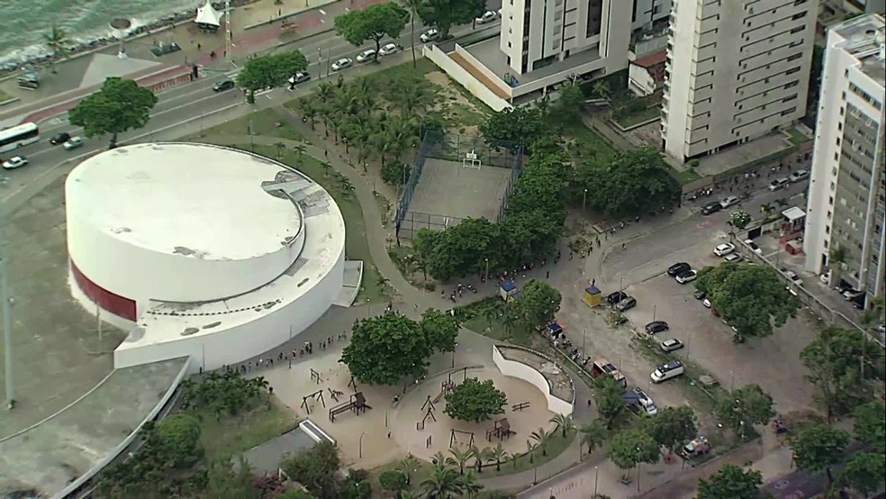 Parque Dona Lindu, em Boa Viagem, na Zona Sul do Recife, é um dos locais de testagem para a Covid-19 — Foto: Reprodução/TV Globo