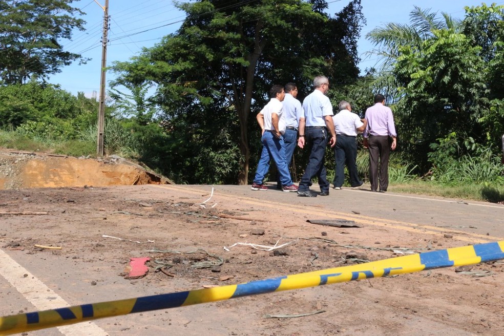 Comissão do CREA-PI visitou obras de recuperação da BR-343 (Foto: Junior Feitosa/G1)