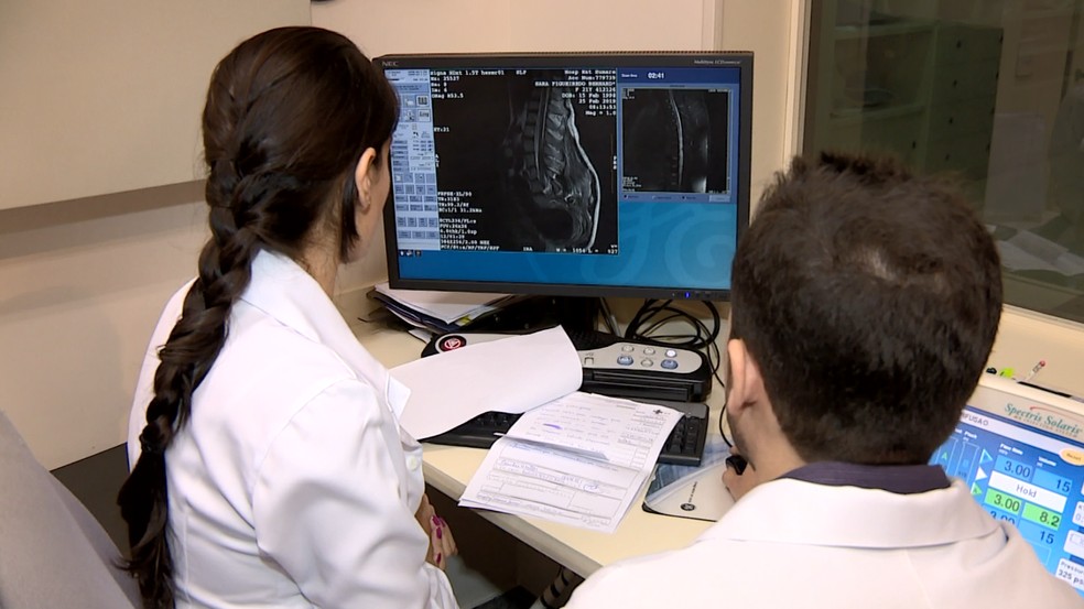 Exame de ressonância magnética muitas vezes é único caminho para o diagnóstico de algumas doenças no Brasil — Foto: Reprodução/EPTV