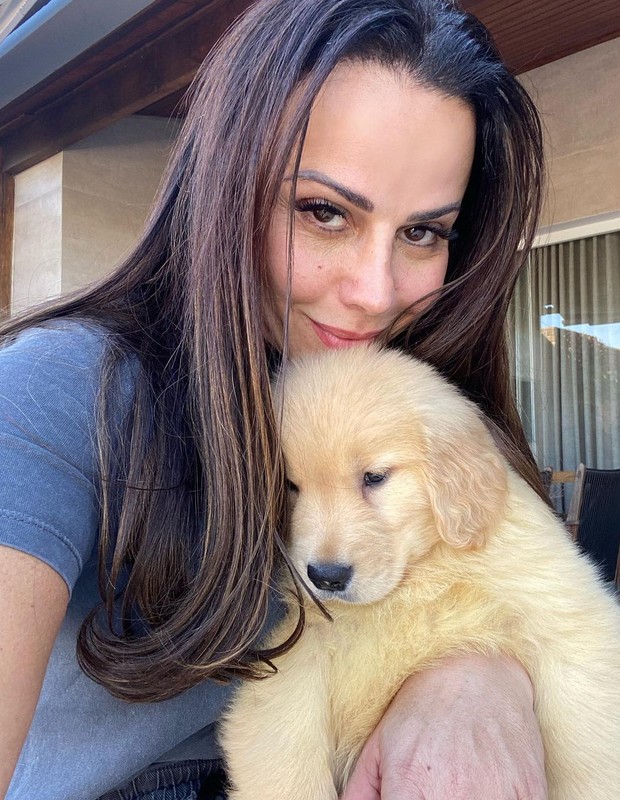 Viviane Araújo compra cachorrinho (Foto: Reprodução/Instagram)
