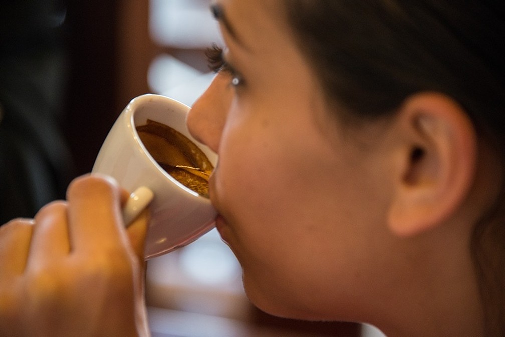 Para guias no Sul de MG, reação das pessoas ao tomar o café especial é impressionante. (Foto: Divulgação/Rota do Café)