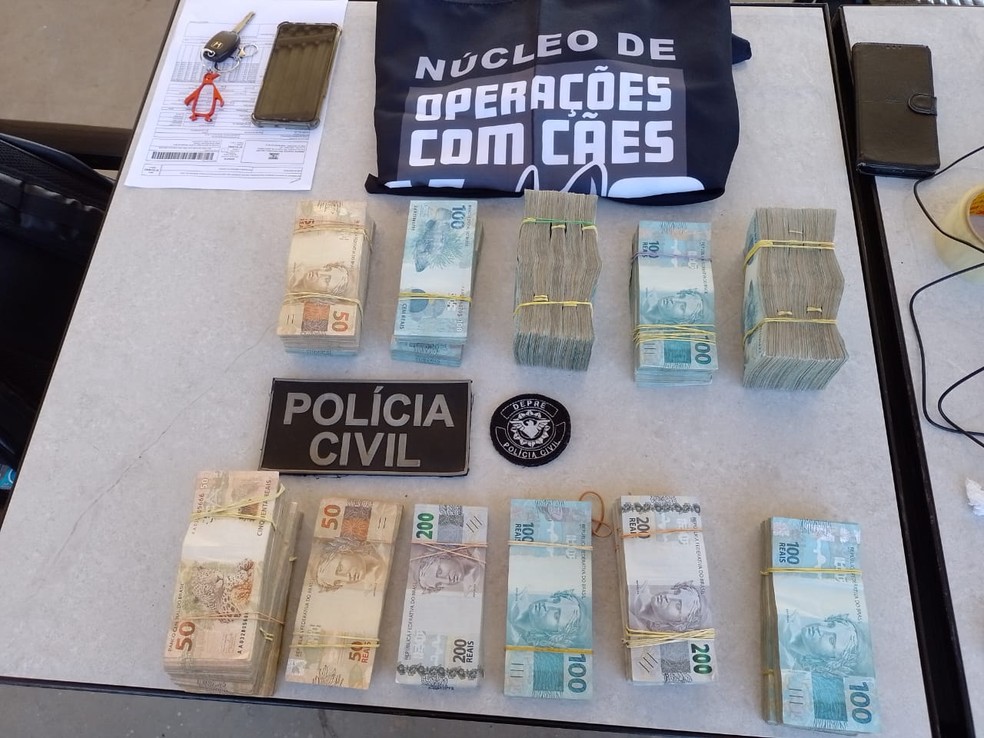 Dinheiro apreendido durante a operação Narco Brasil — Foto: Divulgação/SSP