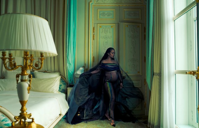 Rihanna na Vogue América (Foto: Reprodução/ ANNIE LEIBOVITZ)
