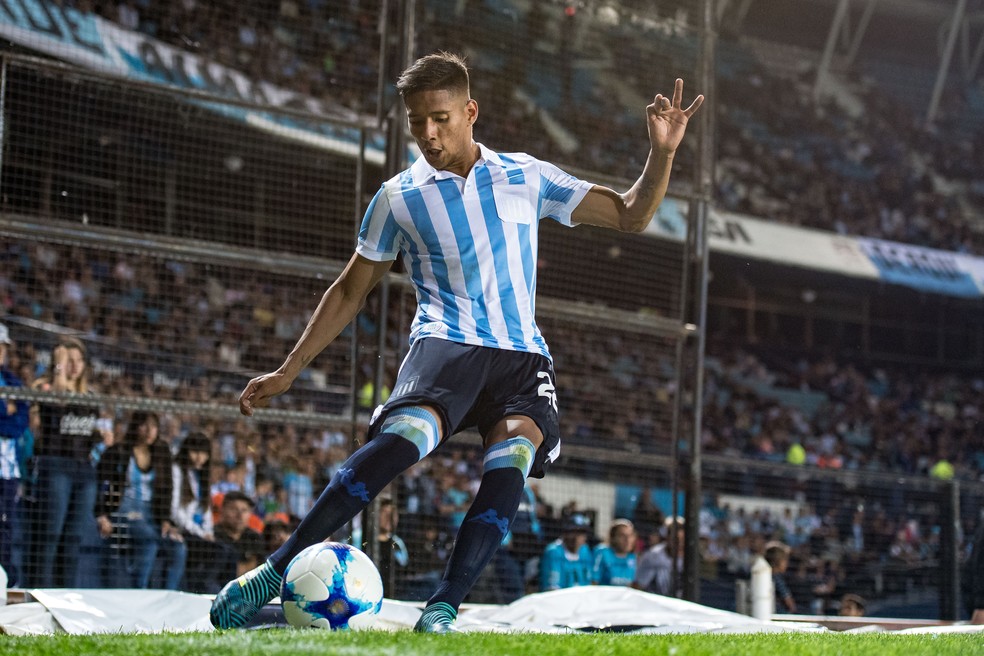 Matías Zaracho fez toda a carreira, até aqui, com a camisa do Racing — Foto: Getty / MB Media; 
