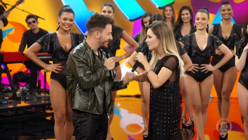 Sandy agradece ao irmão pela turnê "Nossa História" — Foto: Globo