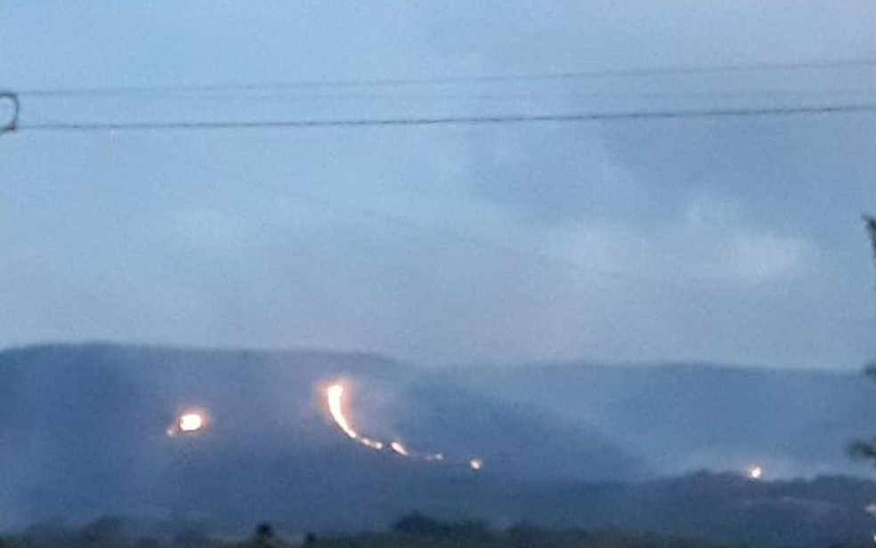Incêndio atinge área da Serra de Itabaiana — Foto: Reginaldo Rodrigues/TV Sergipe