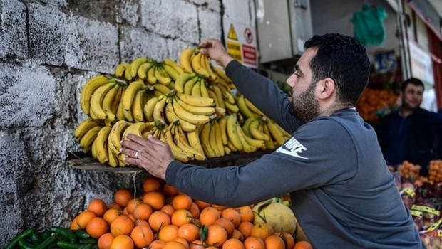 Vídeos de sírios comendo bananas irritaram alguns turcos (Foto: Getty Images via BBC News)