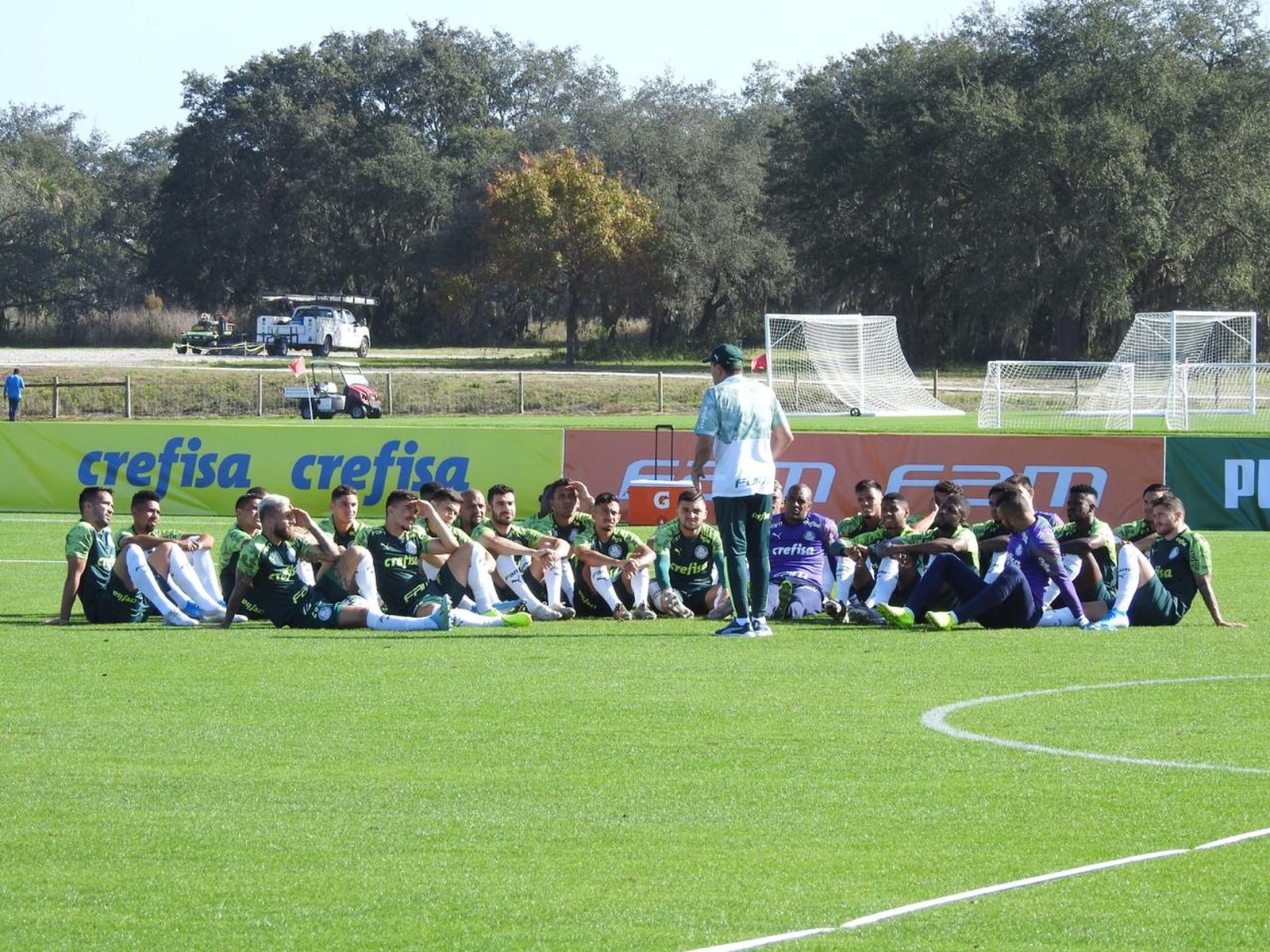 Com conversas e treino pesado, Luxemburgo indica defesa titular do Palmeiras