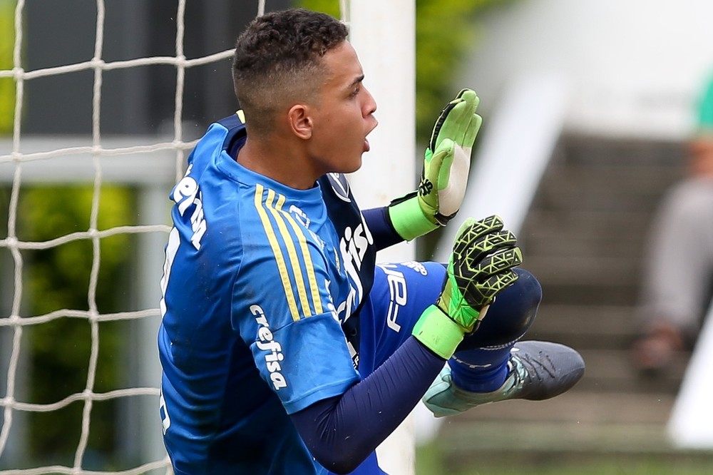Goleiro do Palmeiras recebe primeira chance na seleção brasileira sub-15