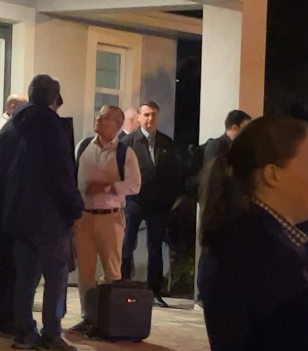 Presidente Jair Bolsonaro é visto em condomínio em Orlando (EUA) — Foto: Reprodução