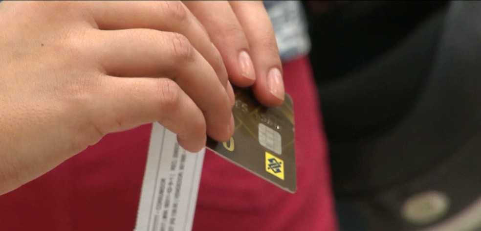 Especialistas alertam sobre riscos de se fazer compras online com cartões — Foto: Reprodução/Arquivo/TV Mirante
