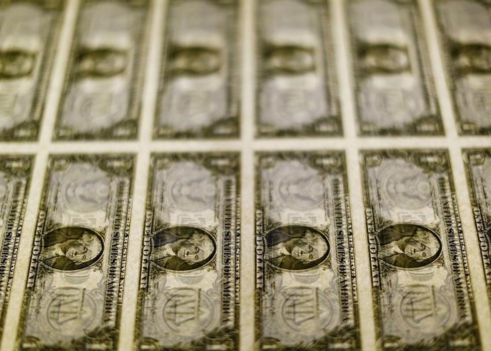 Notas de dólar — Foto: Reuters