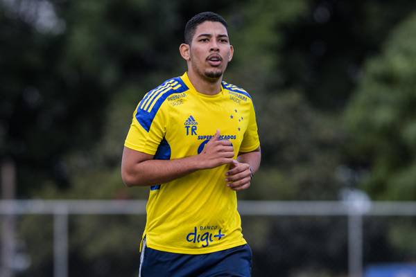 Cruzeiro recebe sentença de R$ 1,7 milhão em ação de atacante Zé Eduardo; veja detalhes