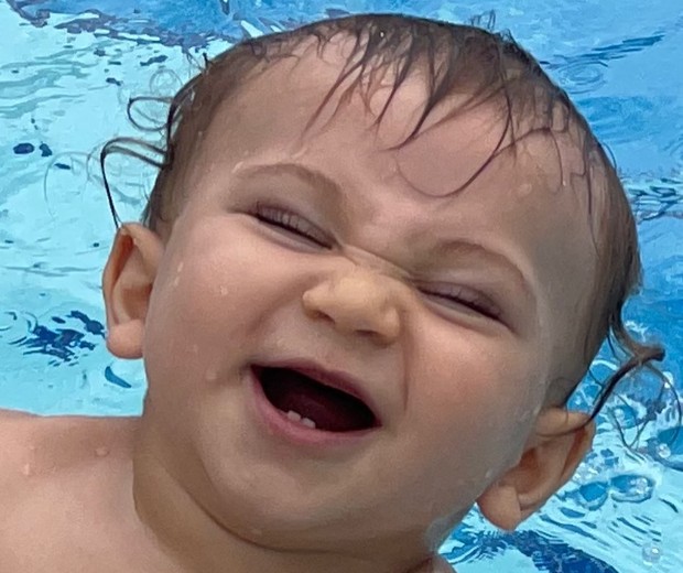 Bento, filhos de Kamilla Salgado e Eiléser Ambrosio, mostra sorriso com primeiros dentinhos (Foto: Reprodução/Instagram)
