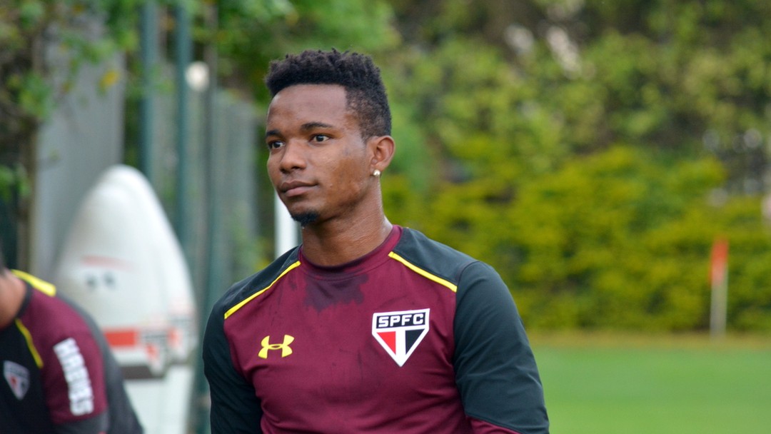 Thiago Mendes diz que saída do SPFC está nas mãos de Leco