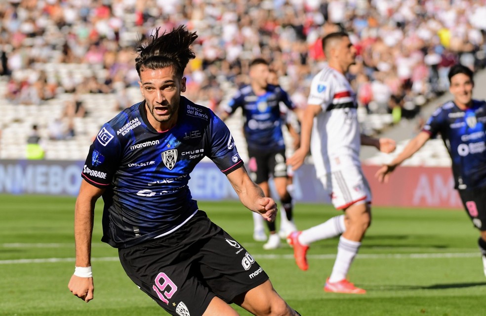 Lautaro Diaz comemora o gol do Del Valle contra o São Paulo — Foto: Marcos Ribolli