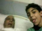 Saudita causa revolta após selfie ao lado de avô recém-falecido